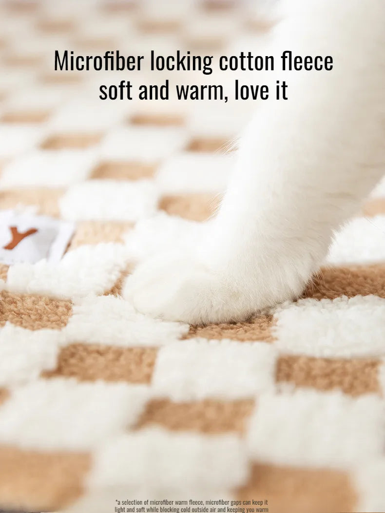 Michi’s Peek-A-Boo Tunnel Villa