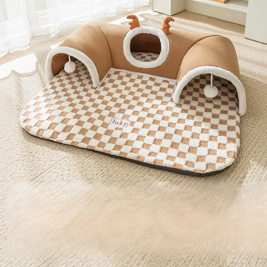 Michi’s Peek-A-Boo Tunnel Villa